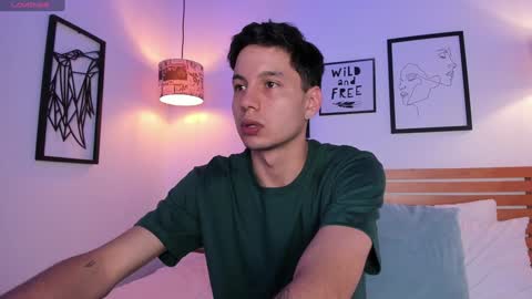 Darek latin boy online show from December 1, 2024, 7:58 pm