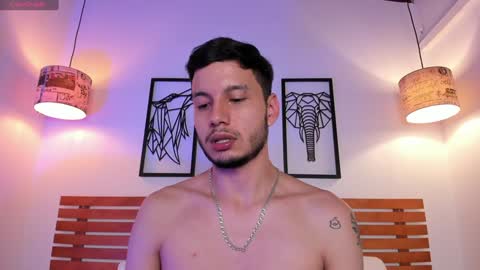 Darek latin boy online show from January 22, 2025, 2:26 am