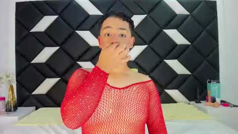 Snapshot of darian_laforteza chatting on July 10, 2026, 6:54 pm Darian online show from July 10, 2026, 6:54 pm