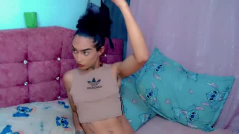 Snapshot of darianna_atehortua chatting on July 17, 2026, 12:06 am Dary online show from July 17, 2026, 12:06 am