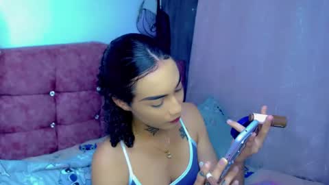 Snapshot of darianna_atehortua chatting on July 18, 2026, 5:00 am Dary online show from July 18, 2026, 5:00 am