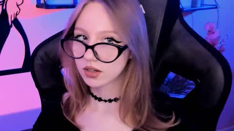 Daria Tate online show from October 19, 2025, 11:33 am