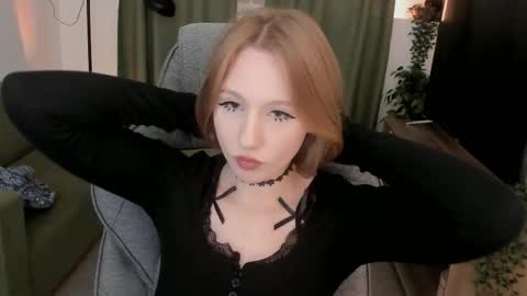 Daria Tate online show from April 22, 2026, 1:01 pm