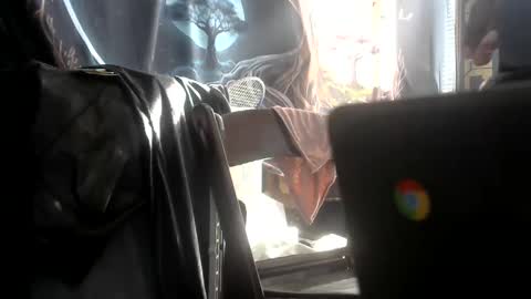 Betty and Robert Play time online show from December 11, 2024, 7:14 pm