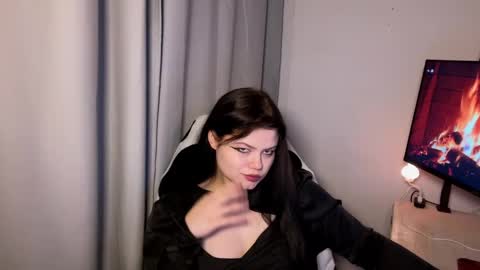 Snapshot of darina_wilsons chatting on October 28, 2025, 7:05 pm darina_wilsons online show from October 28, 2025, 7:05 pm