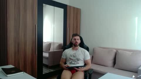 darius_94 online show from March 14, 2026, 6:52 am