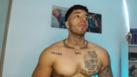 Snapshot of darius_phoenix chatting on June 26, 2026, 5:50 pm Darius Phoenix online show from June 26, 2026, 5:50 pm