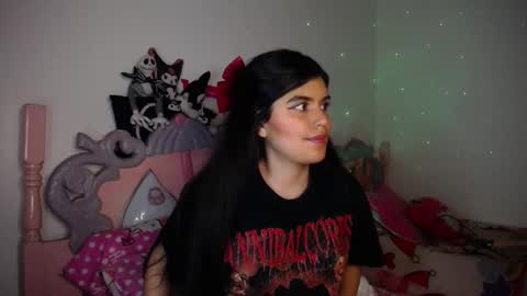 Moony online show from November 16, 2025, 6:08 am