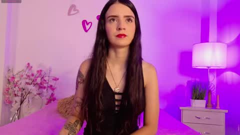 dark_angell77 online show from April 7, 2026, 11:10 am