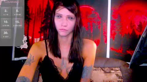 dark_briilliant online show from December 1, 2025, 2:22 pm