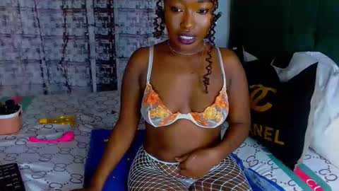 Snapshot of dark_chocolate0 chatting on April 27, 2026, 6:11 am becky online show from April 27, 2026, 6:11 am