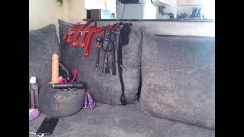 Snapshot of dark_coco chatting on December 21, 2024, 12:59 pm Coco online show from December 21, 2024, 12:59 pm