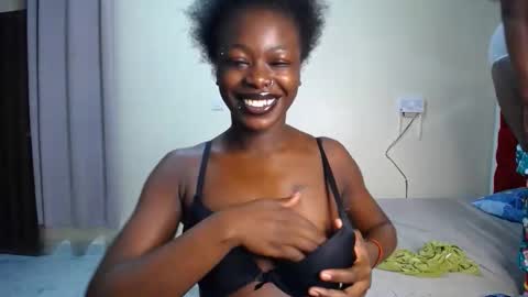 Snapshot of dark_divah chatting on May 6, 2026, 3:28 pm Divah online show from May 6, 2026, 3:28 pm