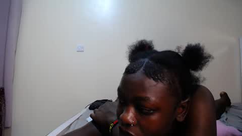 Snapshot of dark_divah chatting on May 7, 2026, 3:34 am Divah online show from May 7, 2026, 3:34 am