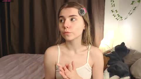 Snapshot of dark_ester chatting on July 1, 2026, 3:12 pm Ester online show from July 1, 2026, 3:12 pm