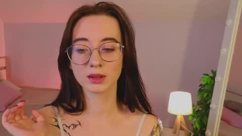 Lola online show from February 23, 2025, 9:44 am