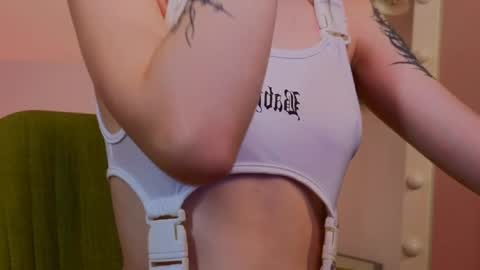 Lola online show from February 23, 2025, 12:48 pm