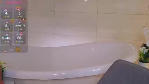 Lola online show from September 10, 2025, 9:31 am