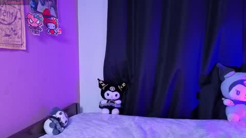 dark_nina__ online show from March 18, 2026, 3:53 am