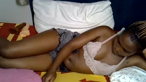 dark_petite_ online show from July 8, 2026, 7:40 pm