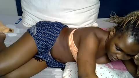 dark_petite_ online show from July 13, 2026, 10:23 pm