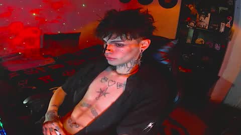   online show from October 21, 2025, 4:24 am