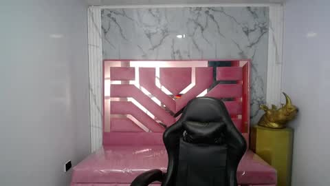 darknyx ch1 online show from November 25, 2025, 10:43 pm