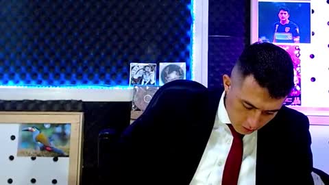 DARKO0717 online show from February 9, 2025, 12:41 pm