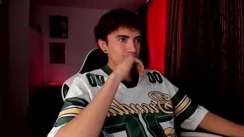 Snapshot of darkodark0 chatting on March 4, 2026, 5:19 pm Darko online show from March 4, 2026, 5:19 pm