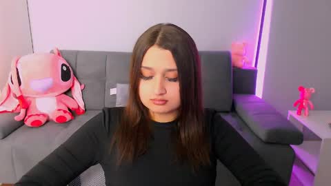 Snapshot of darksidelove_ chatting on May 4, 2026, 6:15 pm Amelie online show from May 4, 2026, 6:15 pm
