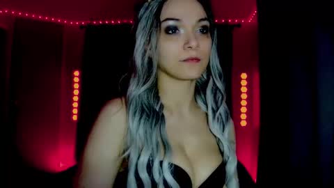 roseredgoddess online show from March 31, 2026, 4:02 am