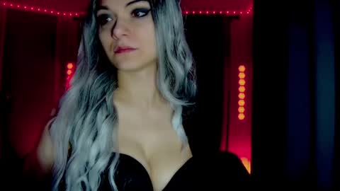 Snapshot of darkskullmistress chatting on April 29, 2026, 1:43 am roseredgoddess online show from April 29, 2026, 1:43 am