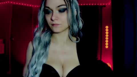 Snapshot of darkskullmistress chatting on May 27, 2026, 1:57 am roseredgoddess online show from May 27, 2026, 1:57 am