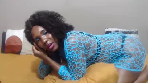 Darksultryxx30 online show from May 15, 2026, 11:12 pm