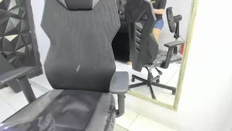 Snapshot of darlingbdsm_ chatting on July 13, 2026, 2:09 pm Darling online show from July 13, 2026, 2:09 pm
