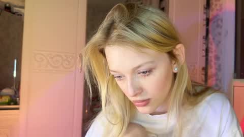 Snapshot of darlingdarinka chatting on March 2, 2025, 3:16 pm D online show from March 2, 2025, 3:16 pm