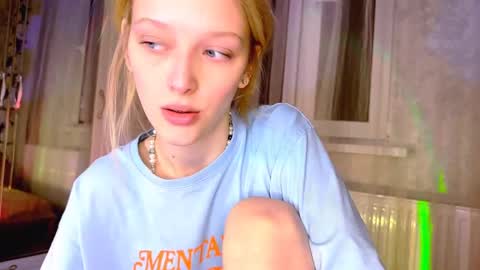 Snapshot of darlingdarinka chatting on March 4, 2025, 2:53 pm D online show from March 4, 2025, 2:53 pm