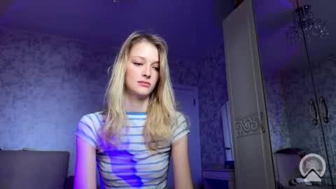 Snapshot of darlingdarinka chatting on September 12, 2025, 5:18 am D online show from September 12, 2025, 5:18 am