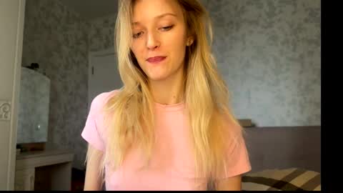 Snapshot of darlingdarinka chatting on October 24, 2025, 7:38 am D online show from October 24, 2025, 7:38 am