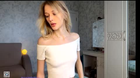 Snapshot of darlingdarinka chatting on November 1, 2025, 8:27 am D online show from November 1, 2025, 8:27 am