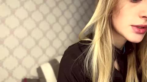 Snapshot of darlingdarinka chatting on February 27, 2026, 5:07 am D online show from February 27, 2026, 5:07 am