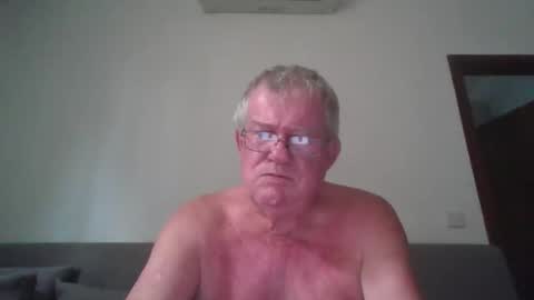 darwincock online show from April 23, 2026, 2:35 am