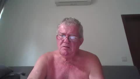 darwincock online show from May 3, 2026, 2:50 am