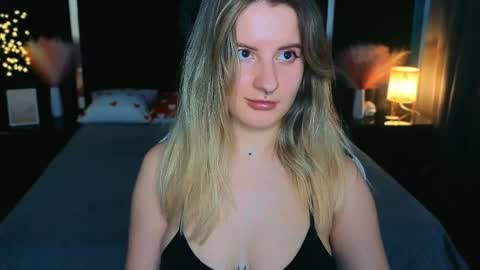Snapshot of daryana_gray chatting on May 13, 2026, 6:11 am daryana_gray online show from May 13, 2026, 6:11 am