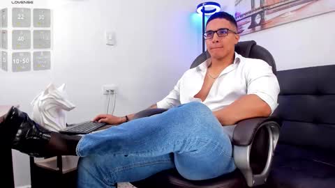 Dash online show from October 25, 2025, 1:07 pm