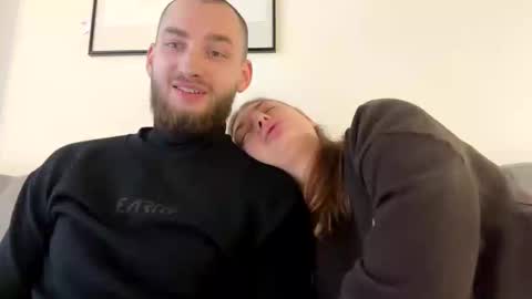 kisses4u  thanks follow me i like new follow  online show from December 23, 2024, 11:57 am