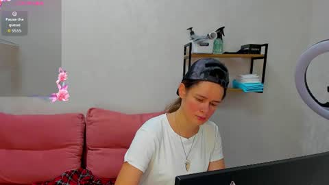 Snapshot of datsi_benson chatting on August 7, 2026, 1:18 am Datsi Benson online show from August 7, 2026, 1:18 am