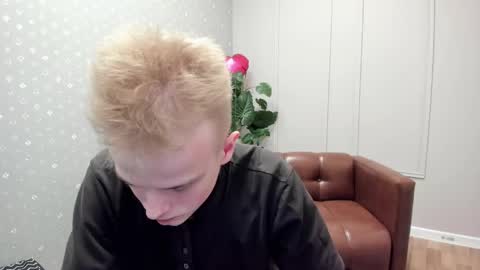 Snapshot of dattouz chatting on April 17, 2026, 8:06 am Jossif online show from April 17, 2026, 8:06 am