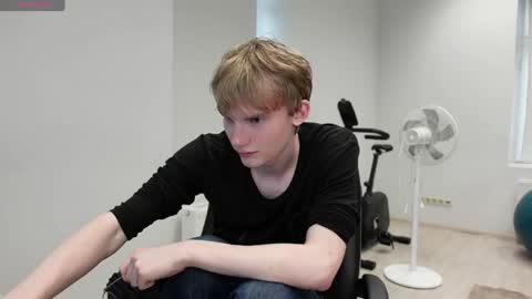 Snapshot of dave_redmond chatting on May 12, 2026, 1:19 pm DAVE REDMOND online show from May 12, 2026, 1:19 pm