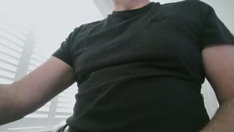 davesu12345 online show from March 23, 2026, 8:40 am